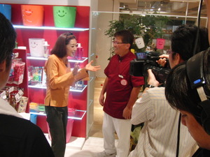 「デンタルセレクトショップSmiley's」の番組収録